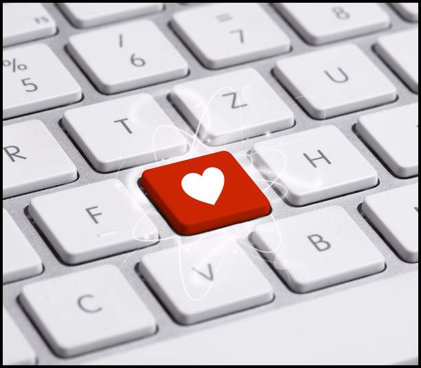 Why Writing Romantic Emails Are Better Than Voicemail To Women