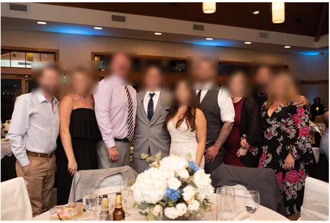 What is a bad group photo on dating apps