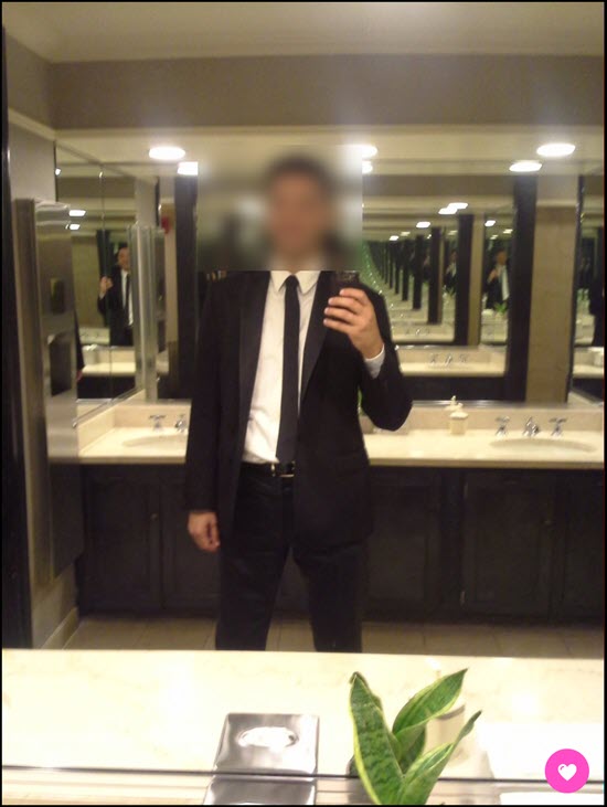 Bathroom selfies should never be used on OkCupid