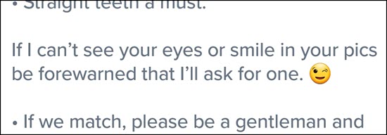 Women want to see a man's smile in profile photos.