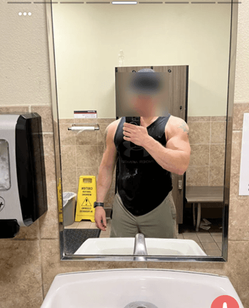 Bathroom selfies are a huge mistake for men on Tinder.