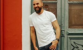 Should You Smile in Your Hinge Photos? Get The Answer Here…