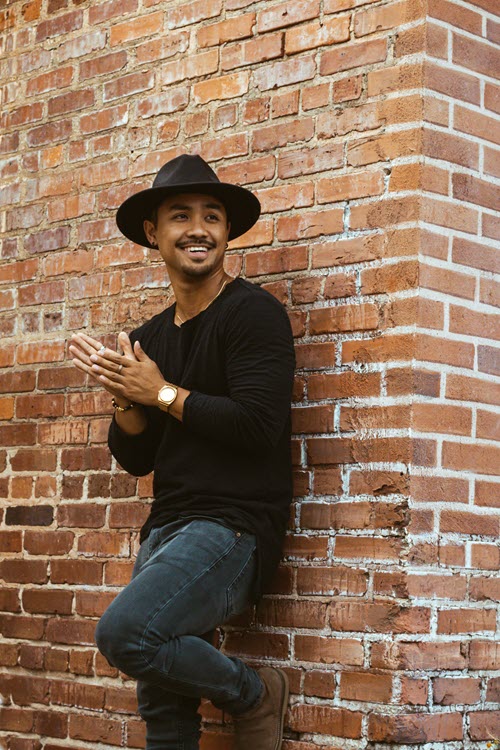 Women want to see good photos on dating apps.